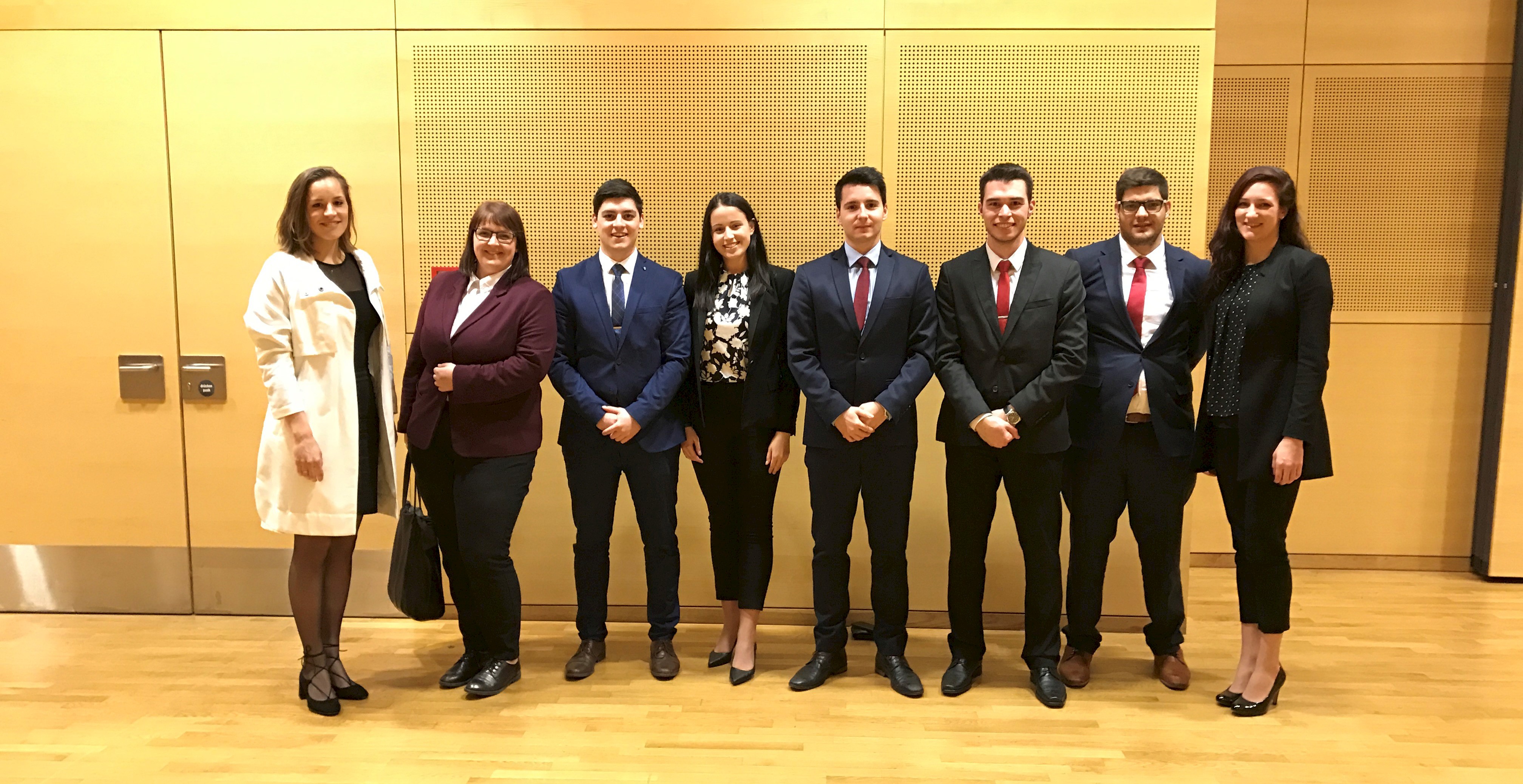 Mentorica: Lina Burkelc Juras; tekmovalci: Martina Boršić, Sašo Šilec, Hana Šrot, Renato Kenda, Admir Muratović, Stefan Danojević in Tjaša Unverdorben