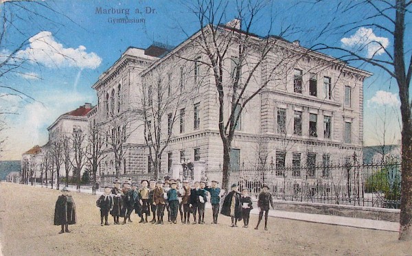 Ilustracija 4: Razglednica - Klasična gimanazija Maribor, 1915, PAM, arhiv Klasične gimnazije.