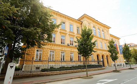 Zgradba Pravne fakultete danes