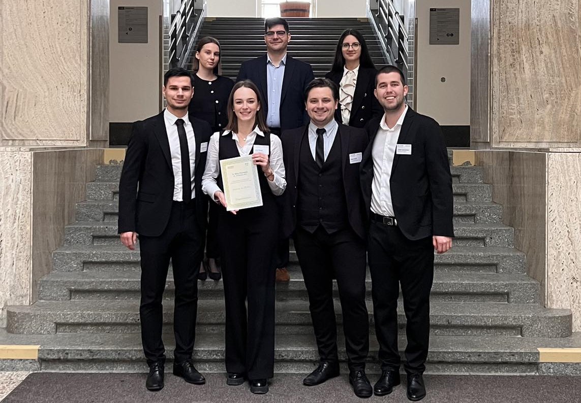 Študenti Pravne fakultete UM osvojili tretje mesto v Brnu
