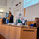 Prof. dr. Aleš Ferčič s Pravne fakultete Univerze v Mariboru za govorniškim pultom