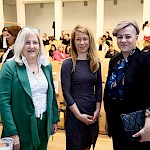 Prof. dr. dr. h. c. mult. Vesna Rijavec in prof. dr. Tjaša Ivanc s Pravne fakultete Univerze v Mariboru ter dr. Aida Kamišalić Latifić državna sekretarka, pristojna za informacijsko družbo in razvoj digitalnih rešitev