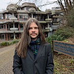 Asist. Jan Stajnko pred zgradbo Max Planck Institut