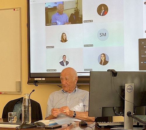 Zasl. prof. dr. Šime Ivanjko predava v okviru predmeta Pravo, etika in nomotehnika