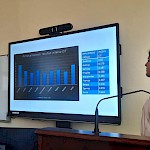 Dogodek PUŠ projekta - študentka predstavlja rezultate