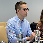 Doc. dr. Aljoša Polajžar za govorniškim pultom