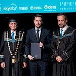 Z leve proti desni: rektor UM, prof. dr. Zdravko Kačič, dr. Kristjan Zahrastnik in dekan PF UM, red. prof. dr. Tomaž Keresteš