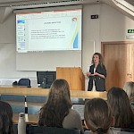 Prof. dr. Christine Ghazaryan med predavanjem študentom PF UM