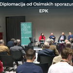 Diplomatski dogodek o slovensko-italijanskih odnosih v luči 50. obletnice Helsinške listine in kasnejših Osimskih sporazumov; na fotografiji prof. dr. Janja Hojnik s Pravne fakultete UM skrajno levo