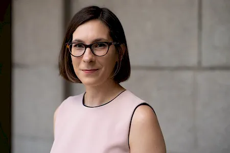 Profilna fotografija prof. dr. Veronike Fikfak Profilna fotografija prof. dr. Veronike Fikfak