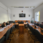 Fotografija drugega polfinala na Okrožnem sodišču.