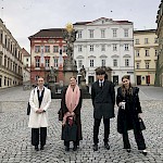 Tekmovalci na ulici mesta