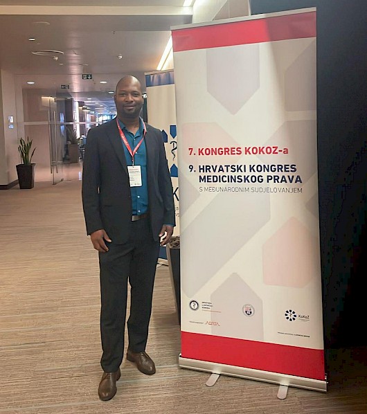 Doc. dr. Marius Cocoia Mensah ob pingvinu kongresa