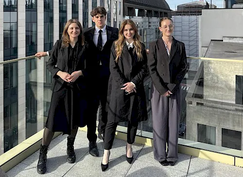 Fotografija ekipe iz Bruslja Fotografija ekipe iz Bruslja