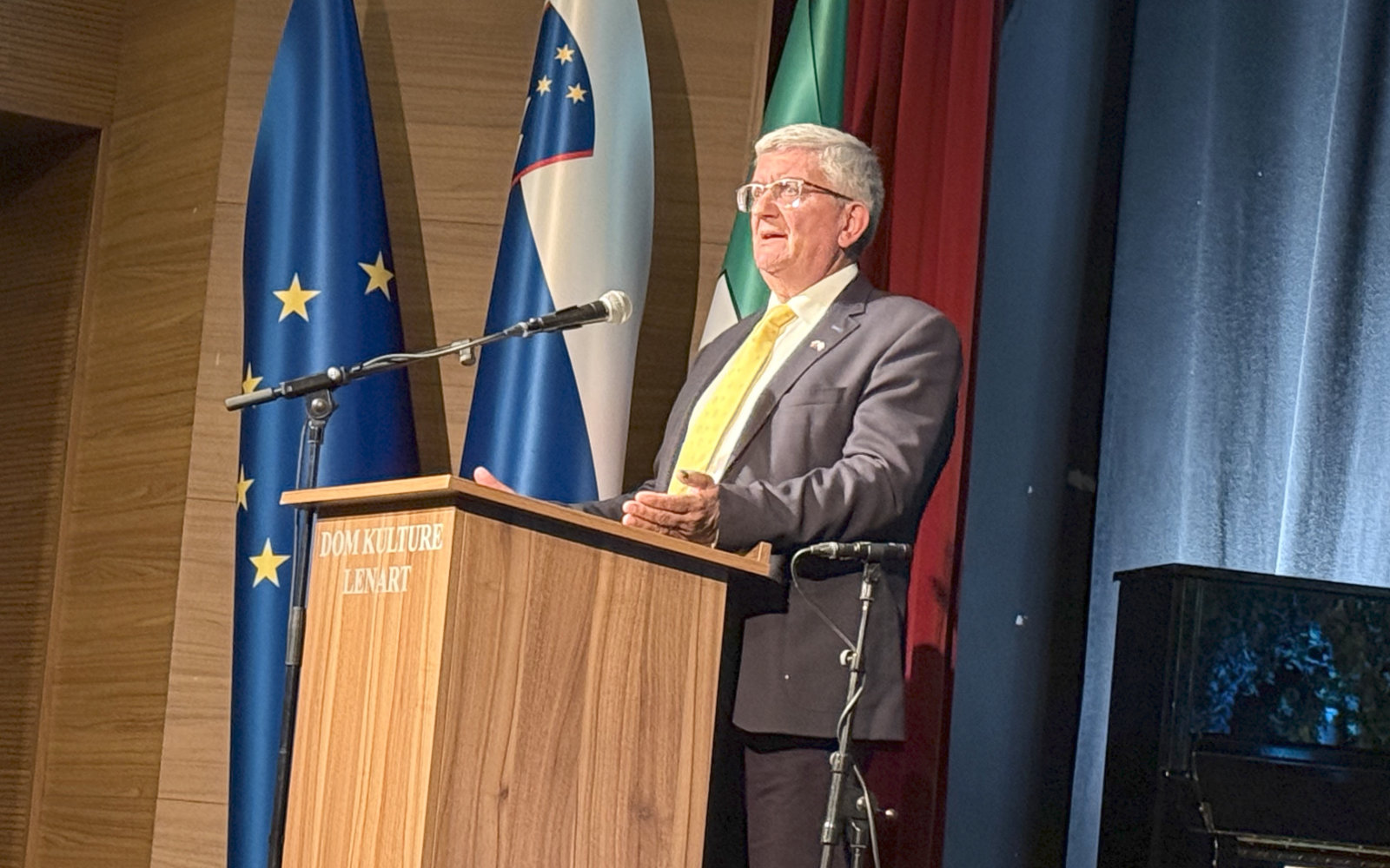 Izr. prof. dr. Borut Holcman slavnostni govornik na praznovanju 830-letnice prve pisne omembe Lenarta in 35-letnice slovenske državnosti Izr. prof. dr. Borut Holcman slavnostni govornik na praznovanju 830-letnice prve pisne omembe Lenarta in 35-letnice slovenske državnosti
