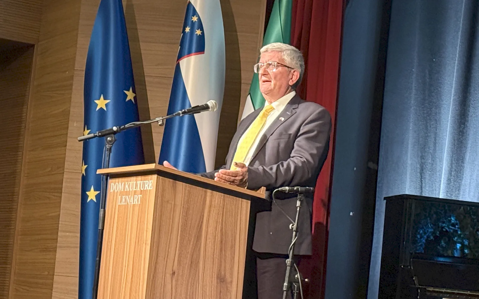 Izr. prof. dr. Borut Holcman slavnostni govornik na praznovanju 830-letnice prve pisne omembe Lenarta in 35-letnice slovenske državnosti Izr. prof. dr. Borut Holcman slavnostni govornik na praznovanju 830-letnice prve pisne omembe Lenarta in 35-letnice slovenske državnosti
